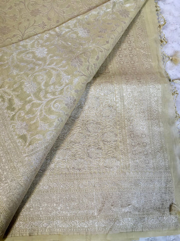 BKS 003  Banarasi Chiffon saree with Gold Zari work. Comes with Unstitched Blouse.