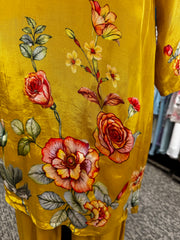 Pnk410: Yellow and black kurtas and pants