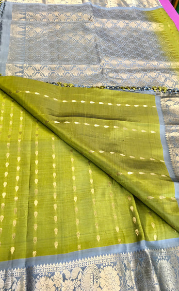 Pure kanchipuram Handloom  silk Saree in Green with Gray border. Comess with stitched blouse size 38 can be altered up to 44 size.