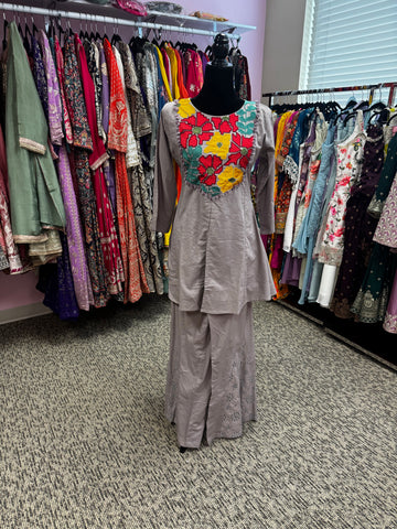 Pnk412: Grey kurta and Pants