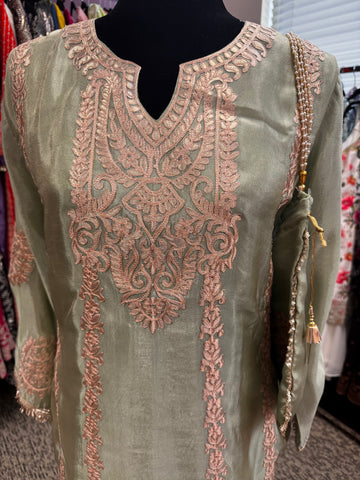 Pnk431: Beautiful kurti and pants with Potli