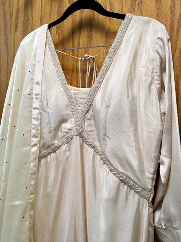DFS032 Long gown