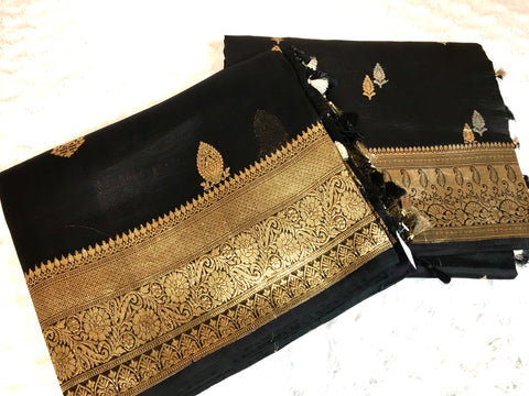 BKS 014 -  Pure Organaza Banarasi  Sari with Gold Zari work. Comes with Unstitiched Blous