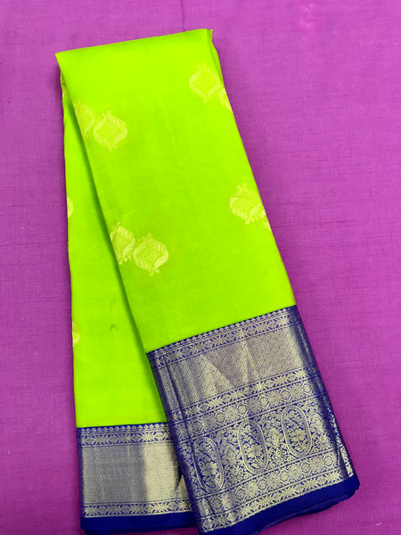 KSS452 Pure handloom kanchipuram silk Saree in green with blue gold zari border.comes with stitched blouse size 40,can be altered to 44 size.