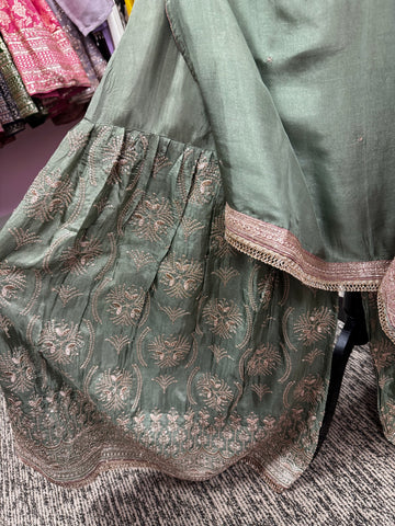 Pnk439: Beautiful kurti with gharara pants and dupatta
