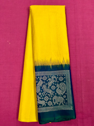 KSS426 Pure handloom kanchipuram silk Saree in green with blue gold zari border. Comes with stitched blouse size 40
