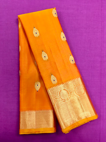 KSS434 Pure handloom kanchipuram silk Saree in yellow with gold zari border. Comes with stitched blouse size 40
