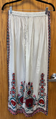 JPD006-White co-ord set with flower pattern and bead work