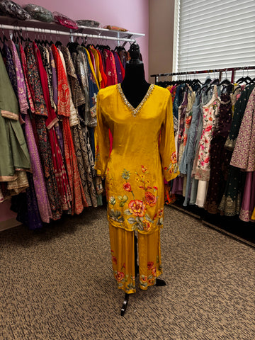 Pnk410: Yellow and black kurtas and pants