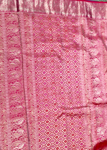 KSS409 Pure kanchipuram silk Saree in pink with gold zari border.comes with stitched blouse size 40,can be altered to 44 size.