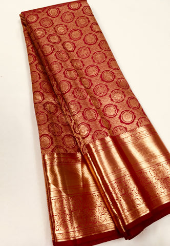 KSS502 Pure kanchipuram handloom  silk Saree in red color with gold zari border. Comes with stitched blouse size.