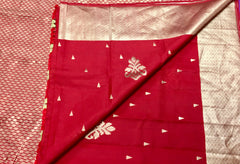 KSS439 Pure handloom kanchipuram silk Saree in red with gold zari border. Comes with stitched blouse size 40, Can be altered to 44 size.