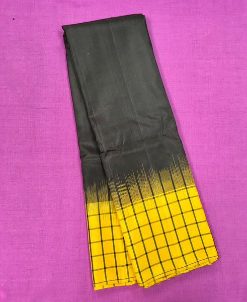KSS443 Pure handloom kanchipuram silk Saree in brown with yellow gold zari border. Comes with stitched blouse size 40