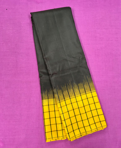 KSS443 Pure handloom kanchipuram silk Saree in brown with yellow gold zari border. Comes with stitched blouse size 40