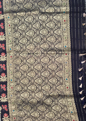 BKS106 Banarasi Georgette saree in black. Comes with stitched blouse size 38 can be altered to size 42. Fall peco done.