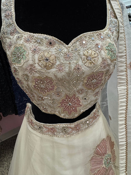 AFL2014-White lehenga with flower design and dupatta
