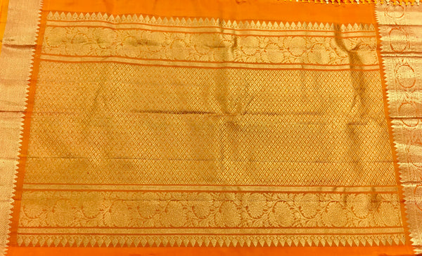 KSS434 Pure handloom kanchipuram silk Saree in yellow with gold zari border. Comes with stitched blouse size 40