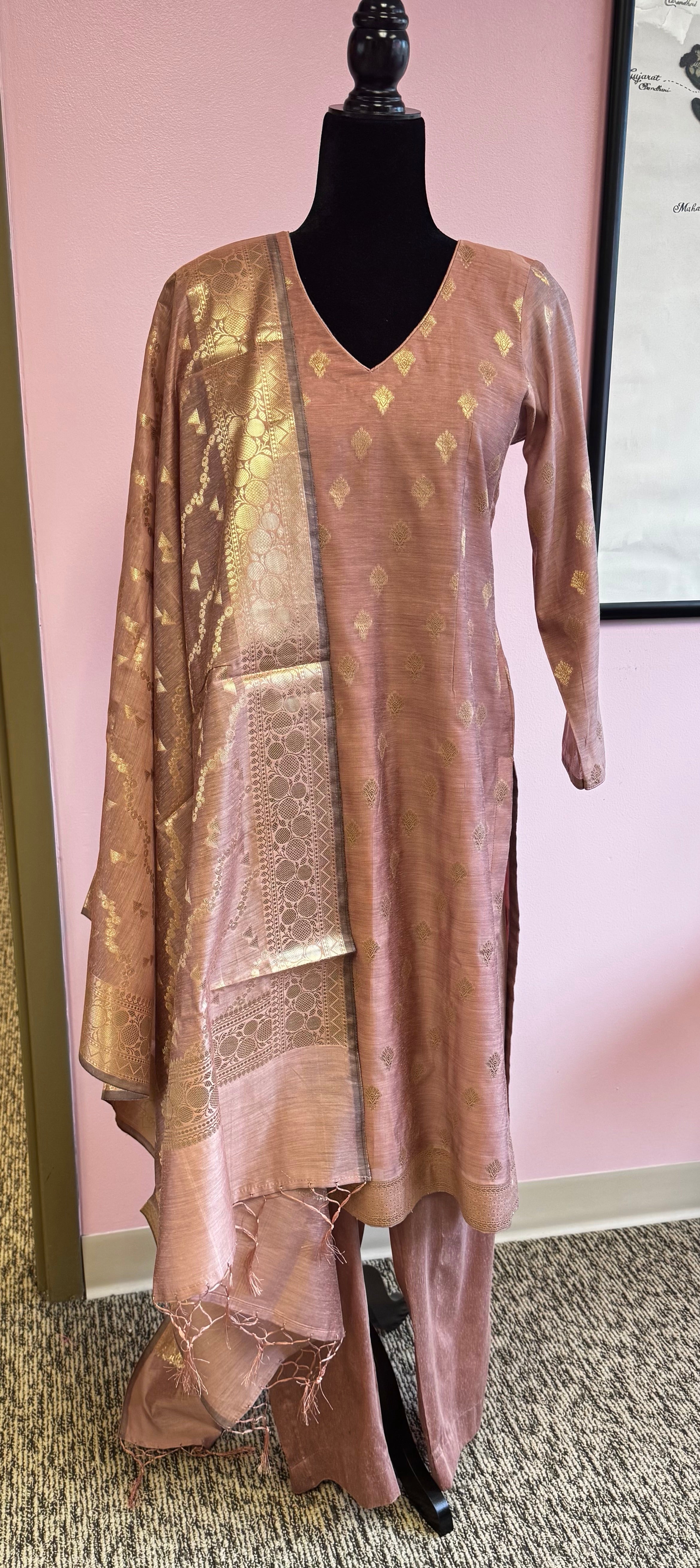 AFL8015: Pink kurti set