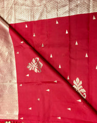 KSS439 Pure handloom kanchipuram silk Saree in red with gold zari border. Comes with stitched blouse size 40, Can be altered to 44 size.