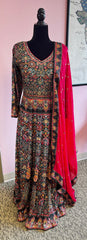 DFS004: Beautiful black gown and dupatta