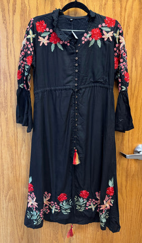 JPD013-Black long dress with flower embroidery on sleeves