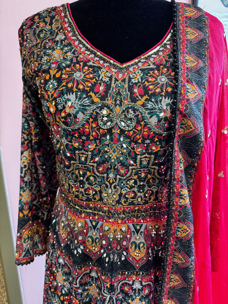 DFS004: Beautiful black gown and dupatta