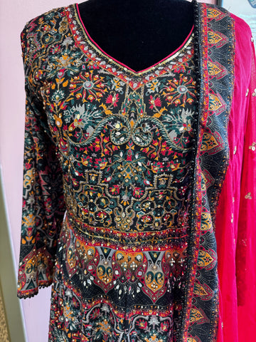 DFS004: Beautiful black gown and dupatta