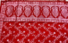 BKS122 Banarasi Mashru silk Saree in pink.Comes with gold  zari work. Comes with stitched blouse size 38 can be altered to size 42. Fall peco done.