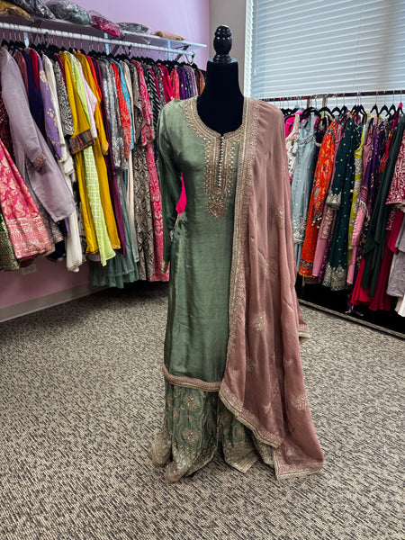 Pnk439: Beautiful kurti with gharara pants and dupatta
