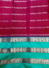 KSS419 kanchipuram silk Saree in red and green border.comes with stitched blouse size 40,can be altered to 44 size.Fall peco don.
