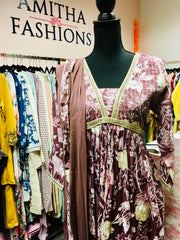 RFSS1349 - Floral Print Kurta With Beautiful Neckline In Mauve . Comes With Pants And Dupatta