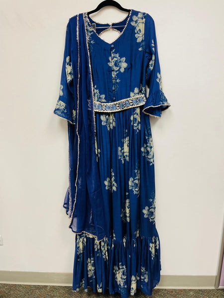 RFSS516 - Gown