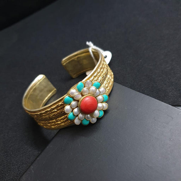 JP545 - Gold bracelet with coral pearls and turquoise.